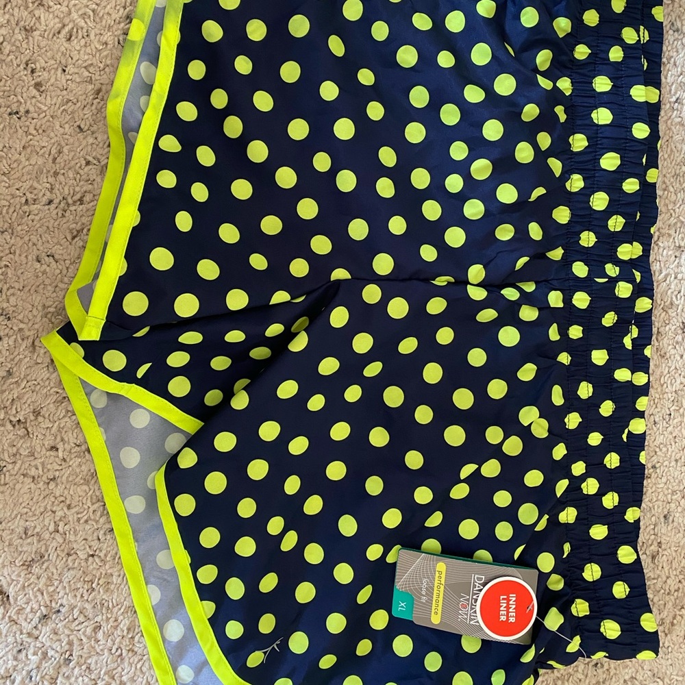 Danskin now size 16-18 xl shorts and tank